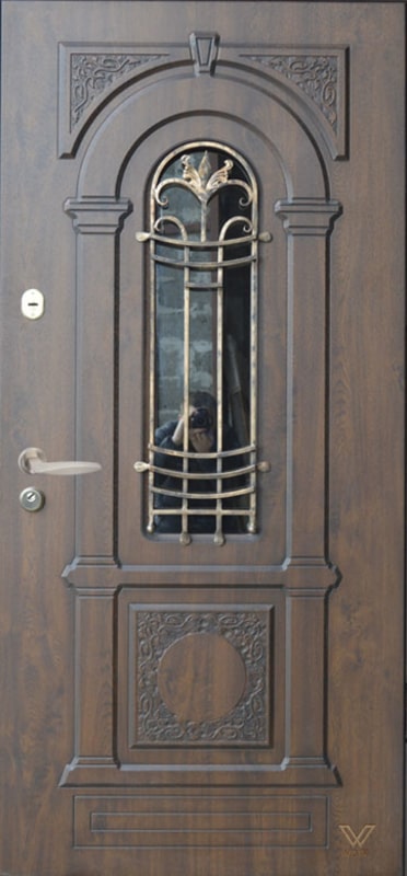 Двери входные однополые, с ковкой и стеклопакетом