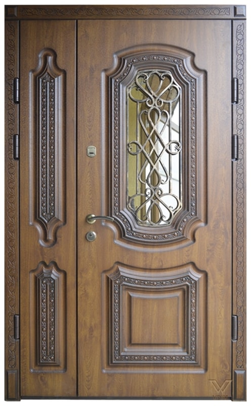 Двери входные двуполые, с ковкой и стеклопакетом