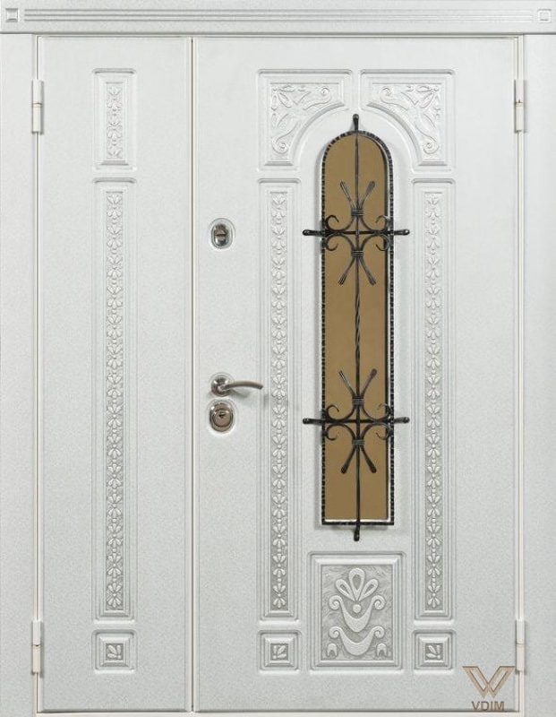 Двери входные двуполые, с ковкой и стеклопакетом